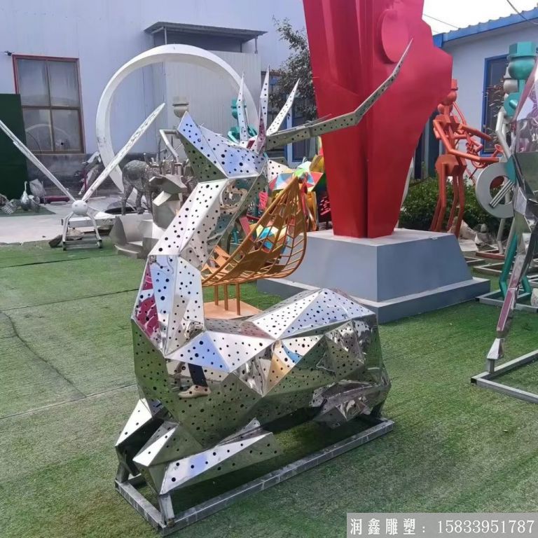 不銹鋼沖孔鹿雕塑，發(fā)光系列