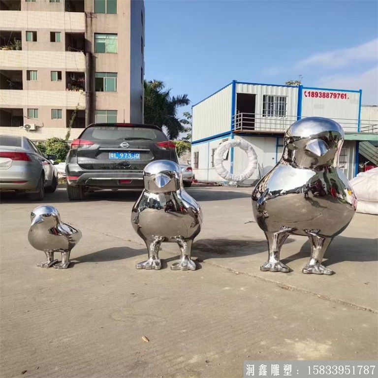 廠家生產(chǎn)不銹鋼抽象動物鏡面雕塑